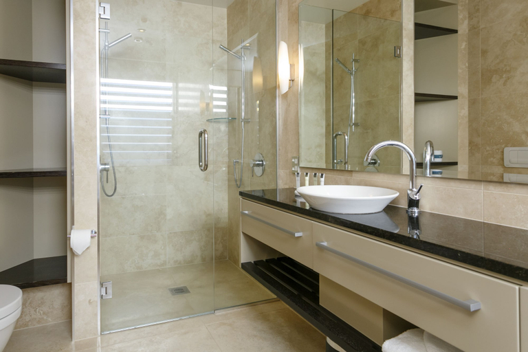 Bathroom 5, The Reef Resort, Taupo