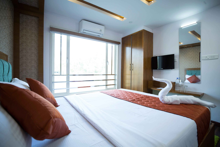 Bedroom 4, Upper Deck Houseboat, Alappuzha