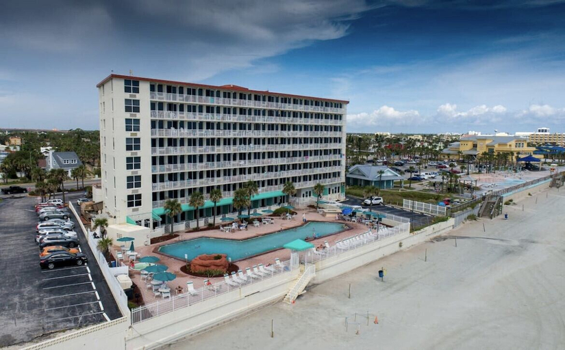 Exterior & Views 2, Beautiful Beachfront Resort Condo, Volusia