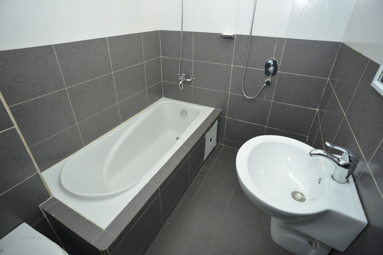 Bathroom 3, Jess Hotel Kpalimé, Kloto