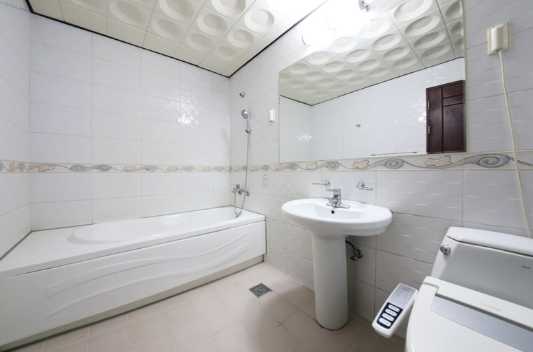 Bathroom 5, Bellagio Motel, Suncheon