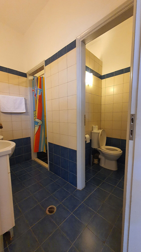 Bathroom, TK2 George Apartments by the Airport, Attica