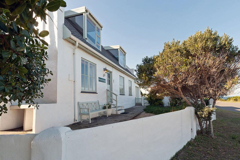 Exterior & Views 3, Pikkewyntjie Cottage, Overberg