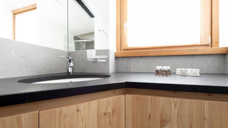 Bathroom 3, Italianway - San Pietro 8, Sondrio