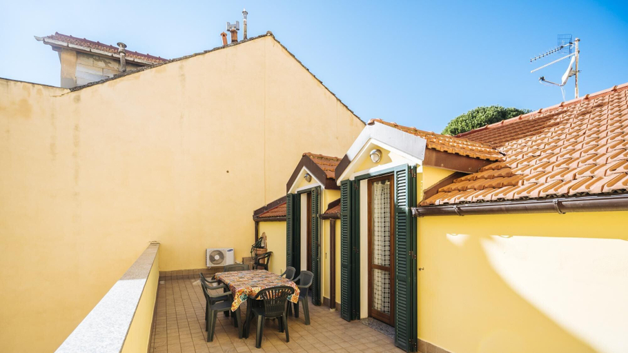 Exterior & Views, Viale Hambury 51, Savona