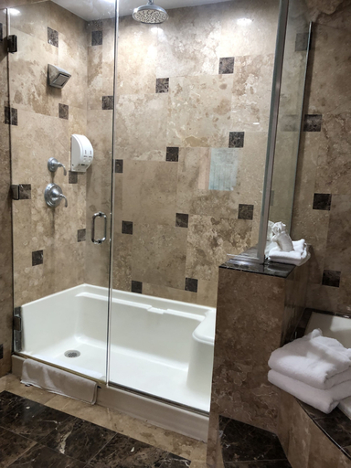 Bathroom 5, Travelers Inn, Los Angeles