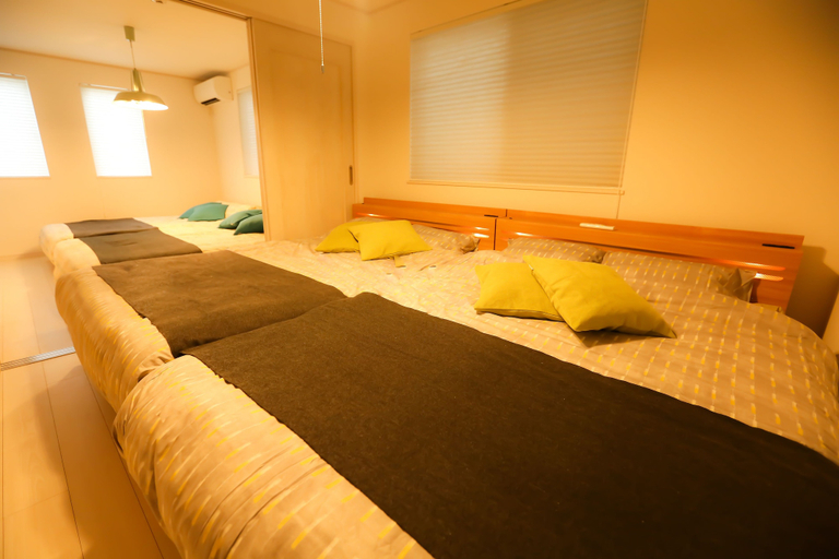 Bedroom 3, Jikukan Hare, Onna