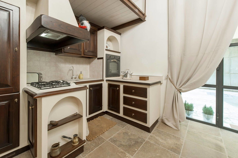 Others 5, Poliziano Colosseum Apartment, Rome