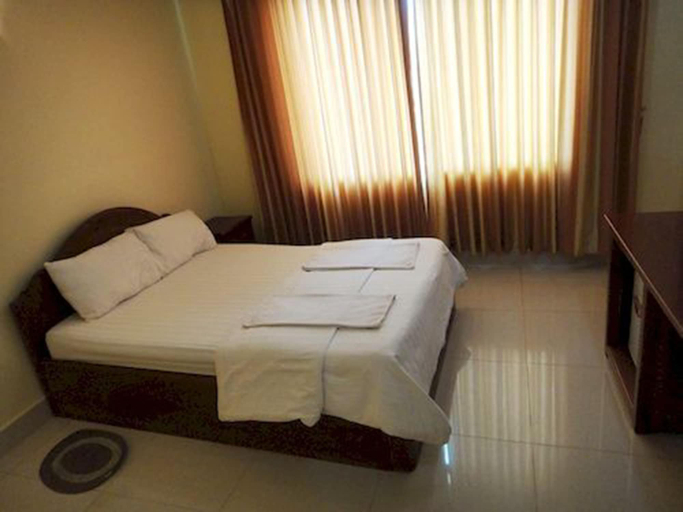 Bedroom 2, NYNY Hotel, Kampot