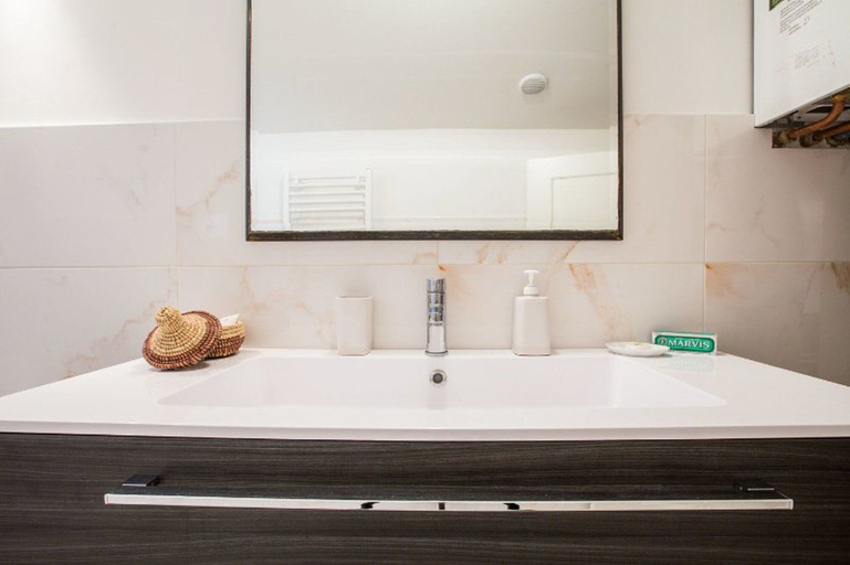 Bathroom 4, San Marco Suite Center, Florence