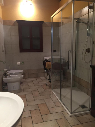 Bathroom 5, Cascina Baresane, Cuneo