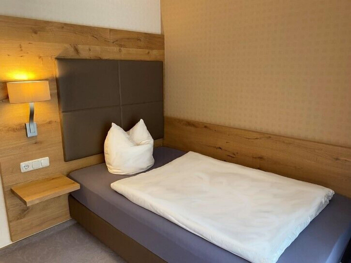 Bedroom 3, Hotel Restaurant Pollmanns, Cochem-Zell