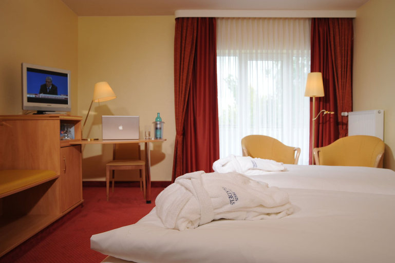 Bedroom 3, Ringhotel Landhaus Gardels, Dithmarschen