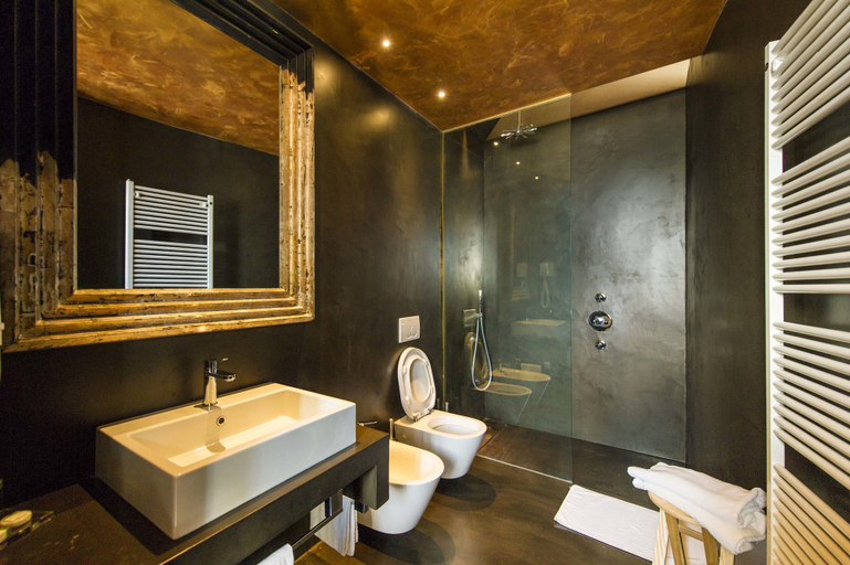 Bathroom 5, Hotel Remàt, Verona