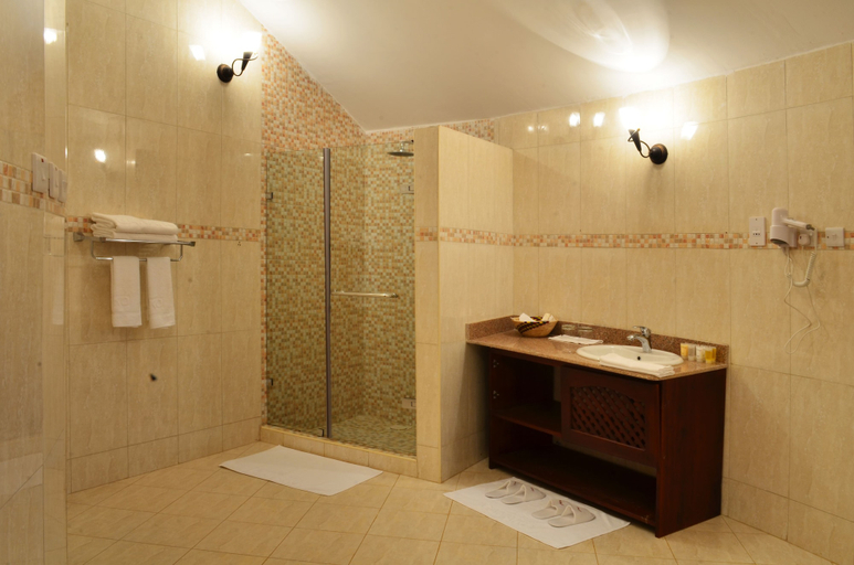 Bathroom 3, Ganako Luxury Lodge, Karatu