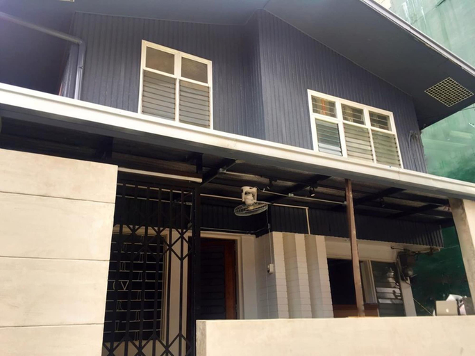 Exterior & Views 2, The Hub District Hostel and Dorm, Makati City