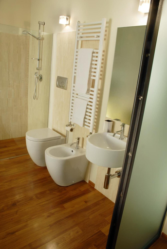 Bathroom 4, Terres d'Aventure Suites, Torino
