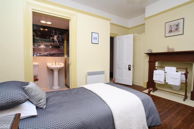 Bedroom 2, Fitzpatrick's Inn, Meander Valley