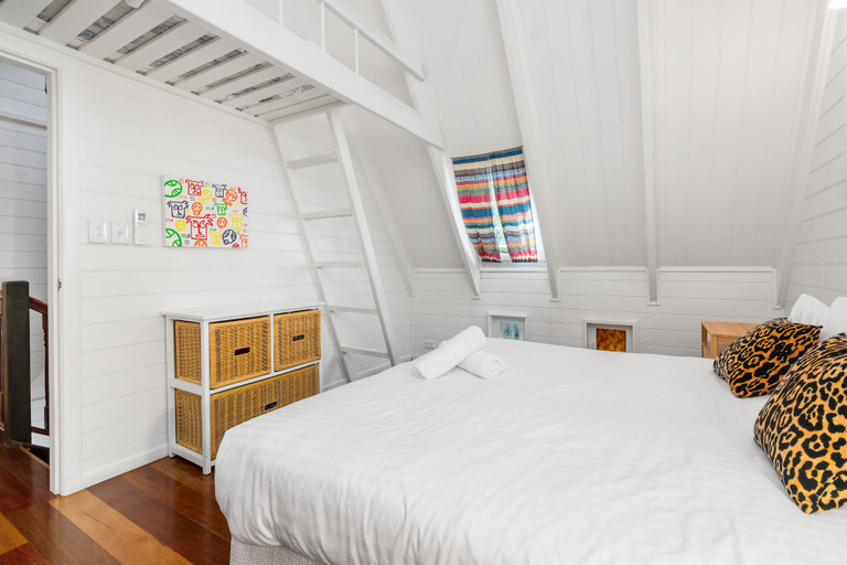 Bedroom 2, A PERFECT STAY - Longhouse, Byron