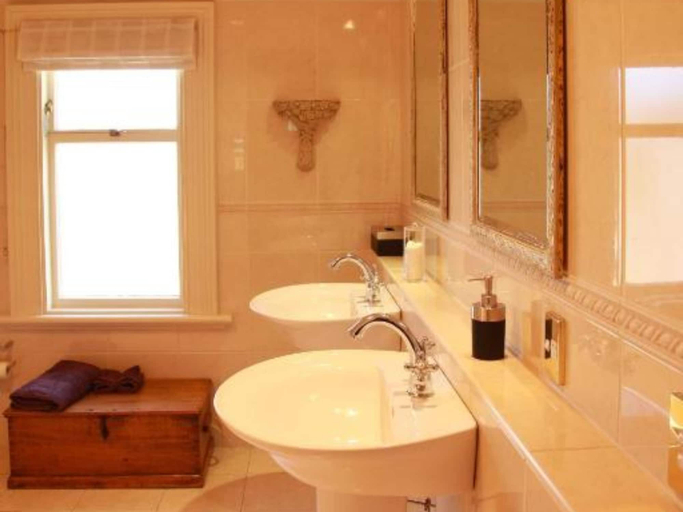 Bathroom 4, Lilac Rose Boutique Bed and Breakfast, Christchurch
