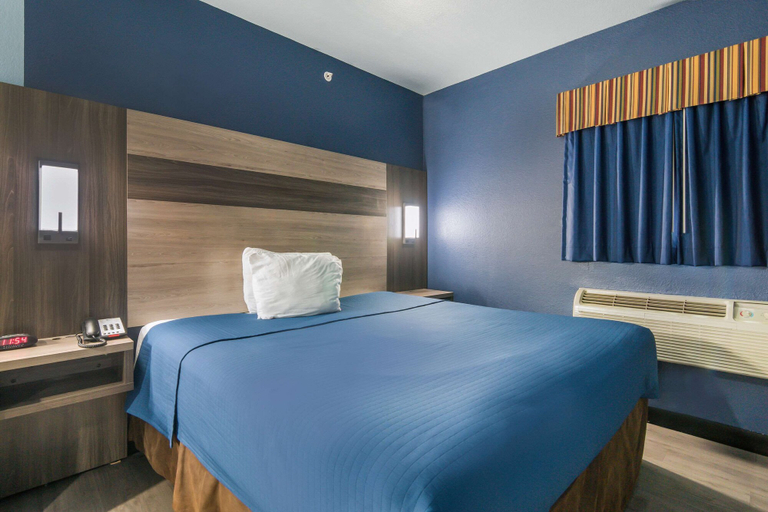 Bedroom 3, Rodeway Inn Carrollton I-35E, Dallas