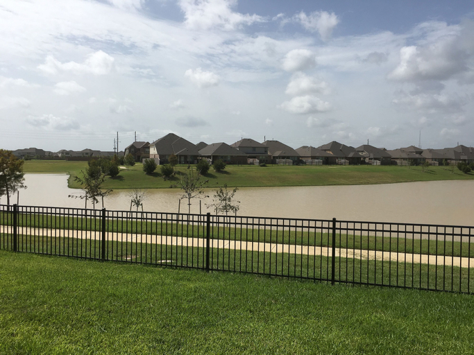 Others 5, Lake Front House 4BR2B In West Houston, Houston