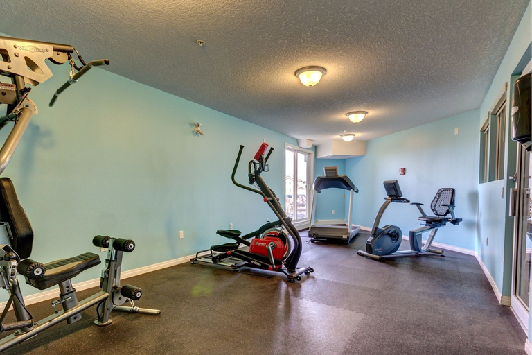 Others 5, Eaglemont Manor, Division No. 11