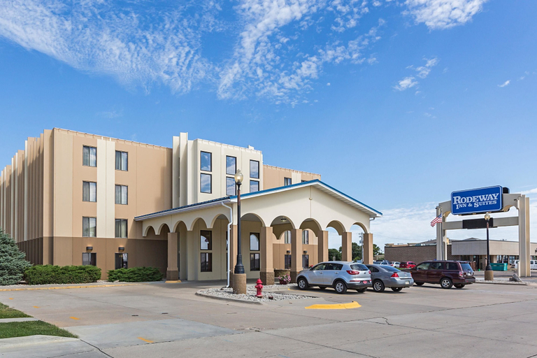 Exterior & Views 1, Rodeway Inn, Madison