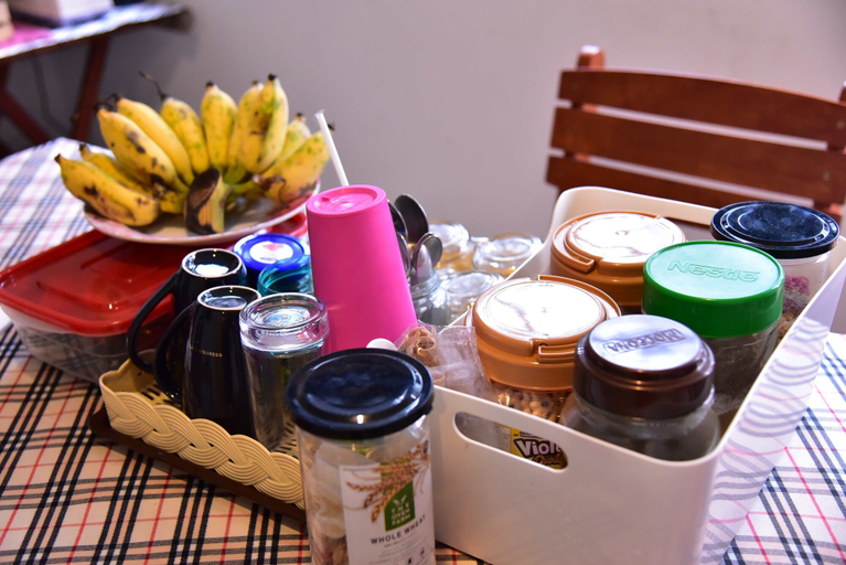 Food & Drinks 4, Inn Trog And Inn Soi - Hostel - Adults Only, Khlong San