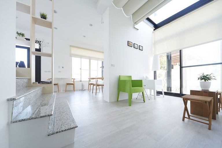 Others 5, Young Stay, Yilan