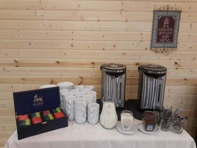 Food & Drinks 5, Yeghevnut Hotel