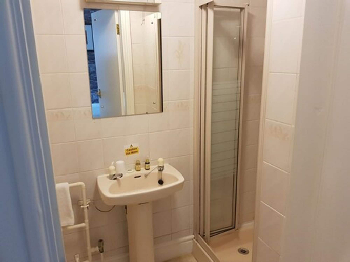 Bathroom 4, Glan Aber Hotel, Conwy