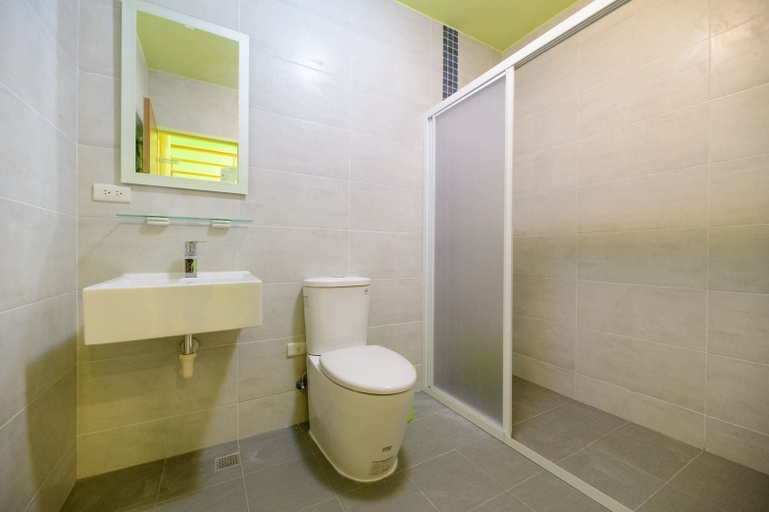 Bathroom 4, Summer Sea Hostel, Penghu