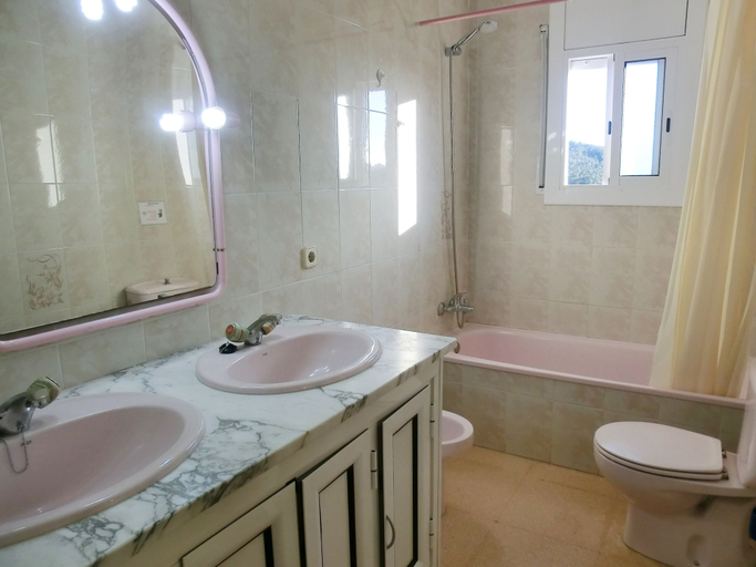 Bathroom 3, Villa Pensament, Girona