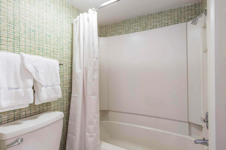Bathroom 5, Suntide II Condominium 403, Cameron
