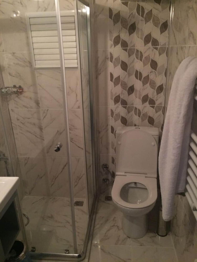 Bathroom 3, Bektas Karagol Otel, Bulancak