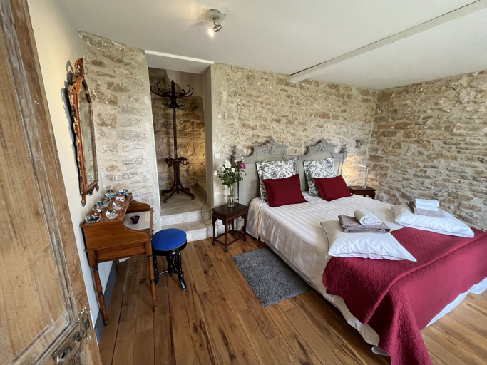 Bedroom 2, Chenevieres d'en Haut, Yonne