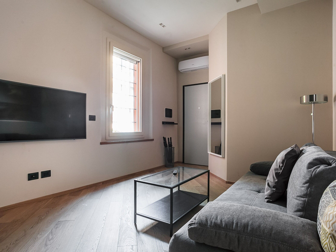 Others 3, Residence Rizzoli, Bologna