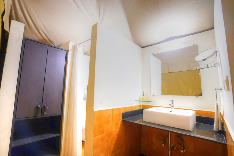 Bathroom 3, Bundela Bandhavgarh by Octave, Umaria