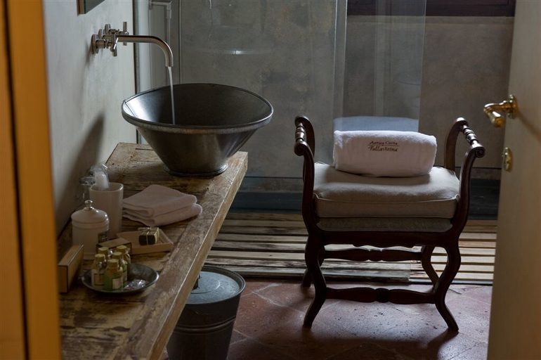 Bathroom 3, Antica Corte Pallavicina, Parma