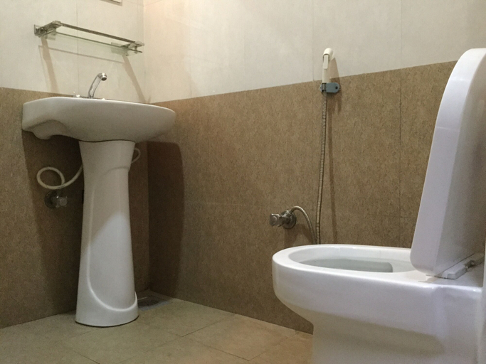 Bathroom 3, Everest Mount Holiday, Bagmati