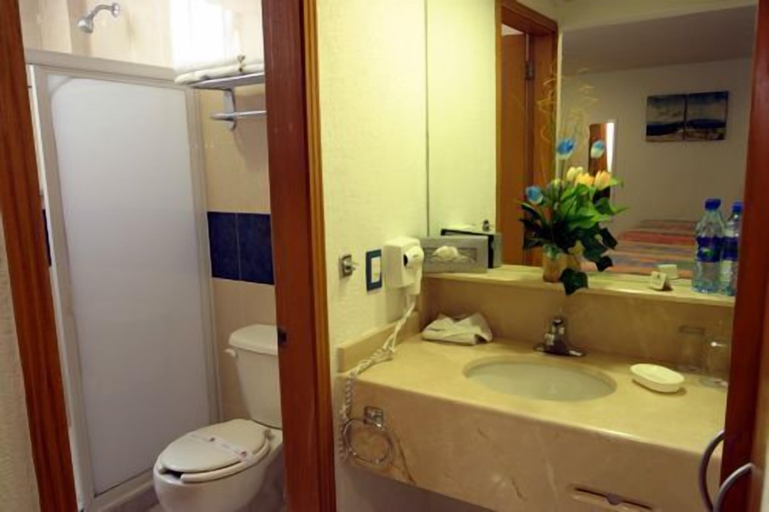 Bathroom 3, Grand Hotel Plaza Veracruz, Veracruz