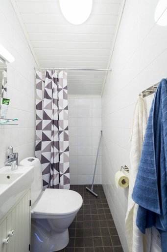 Bathroom 3, AinaBnB - Residence Kappsäcken, Ostrobothnia