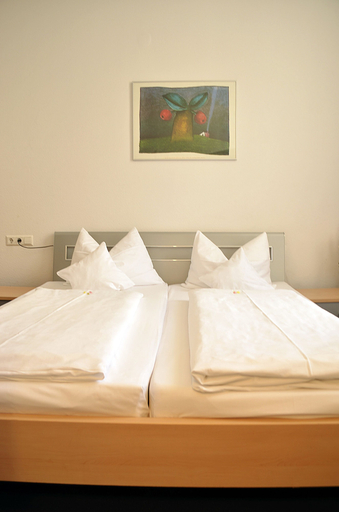 Bedroom 3, Hotel Astoria, Karlsruhe