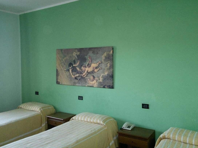 Bedroom 2, Hotel La Rotonda, Pescara