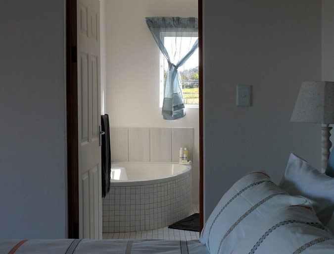Bedroom 2, Groeneweide, Overberg