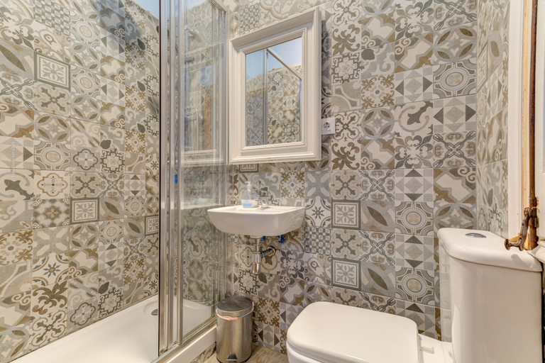 Bathroom 3, Factory Suites Barcelona, Barcelona