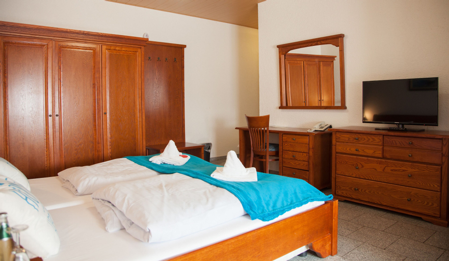 Bedroom 4, Hotel Atlantis, Kaiserslautern