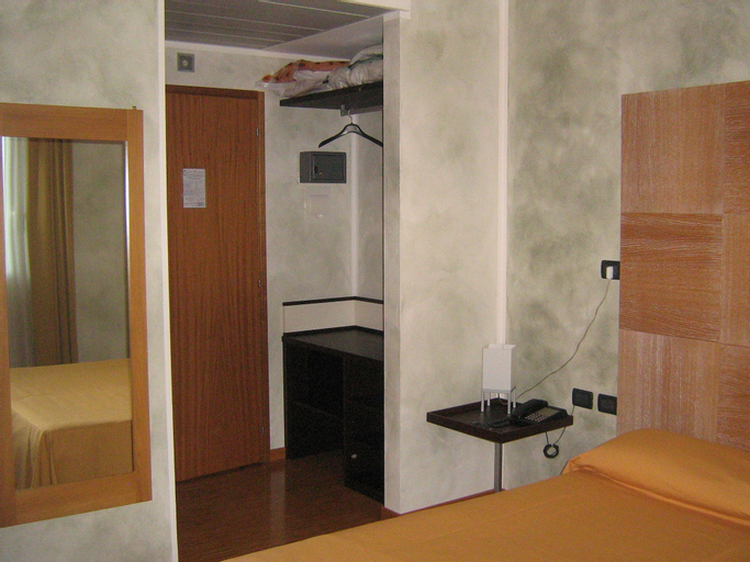 Bedroom 5, Corte Girlanda, Verona