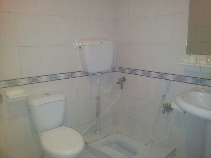 Bathroom 4, Hotel Move-N-Pick, Rawalpindi